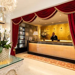Hotel A La Commedia ****