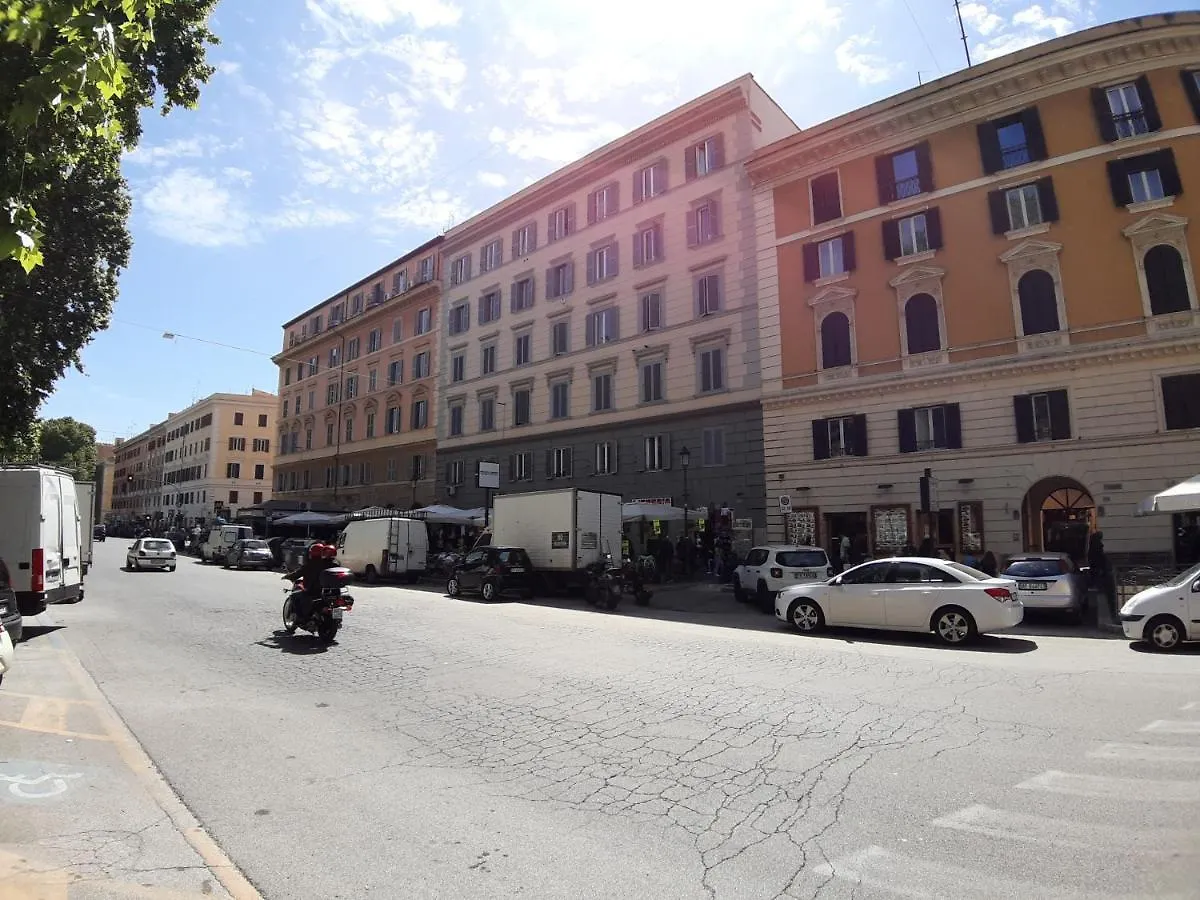 ** Guest house Gialli Vatican Guesthouse Rome Italy